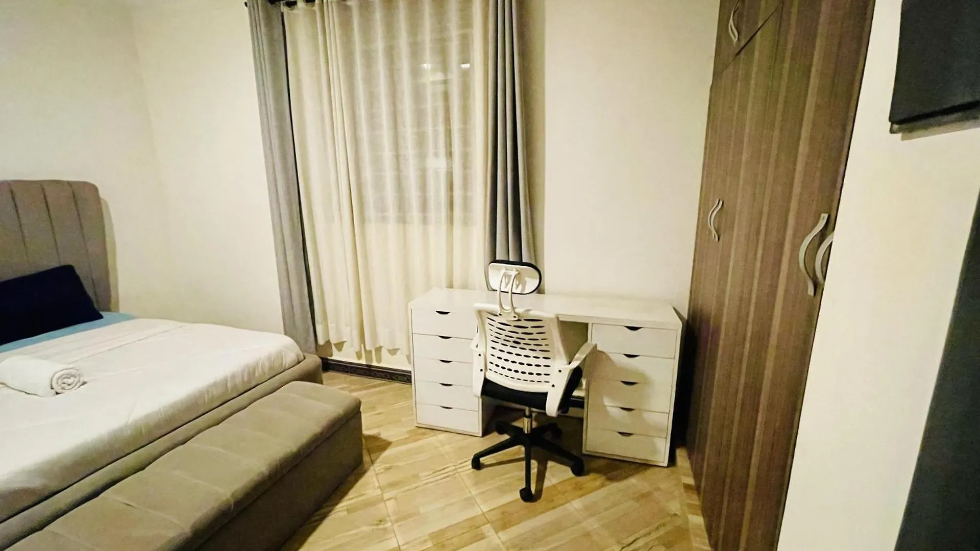 Beautiful 1-Bed Apartment In Kampala 0*,  Uganda